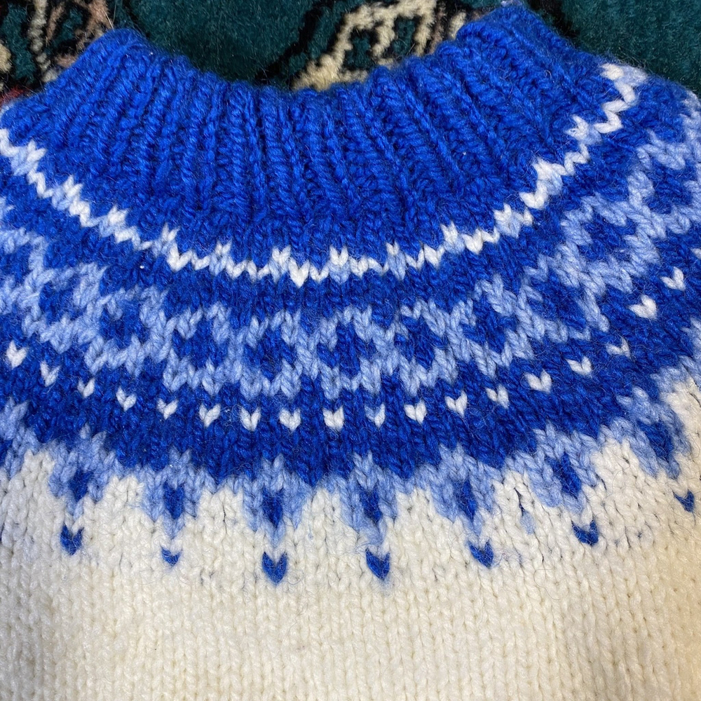 Toddler VTG Boy blue Handknit Cardigan Sweater Buttons T2 Aran Craft Style - Picture 3 of 6